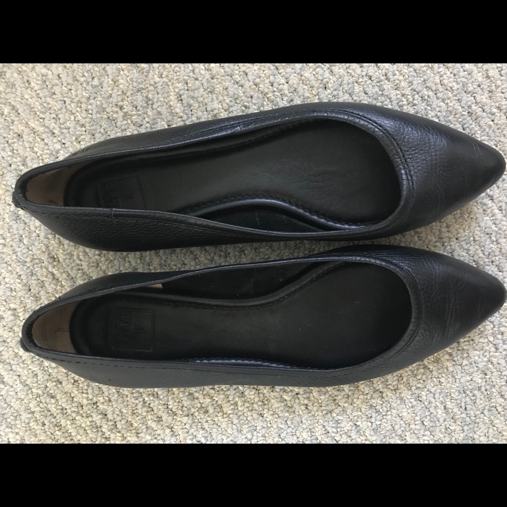 Like New Frye Regina Ballet Flats